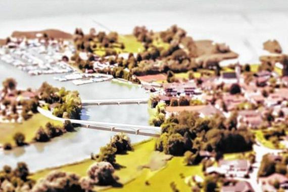 Verschiedene Varianten für den geplanten Neubau der Seebrucker Alzbrücke wurden in der Bürgerversammlung in Seebruck vorgestellt. Das Schaubild zeigt die Lösung  mit einer Brücke für Fußgänger und Radfahrer am bisherigen Brückenstandort sowie eine flussab