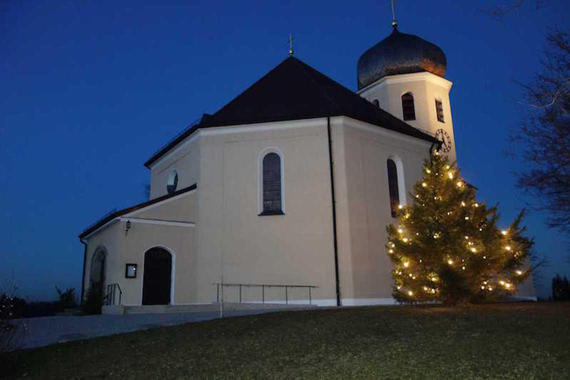 Christkönig Kirche in Wildenwart  Foto: Anton Hötzelsperger