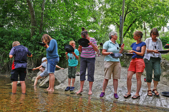 dnads Tour 4: Mit Waschpfanne und Sieb an der Prien  Foto: Sebastian Grießl