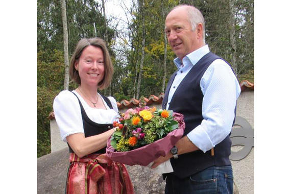 AUV-Vorsitzender und Bürgermeister Josef Mayer (r.) begrüßte die neue AUV-Umweltbeauftragte Susanne Mühlbacher-Kreuzer