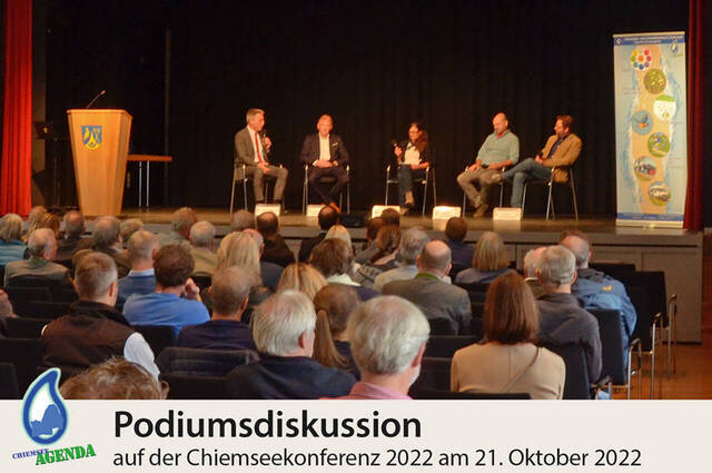Grafik: Podiumsdiskussion mit Politik und Wissenschaft