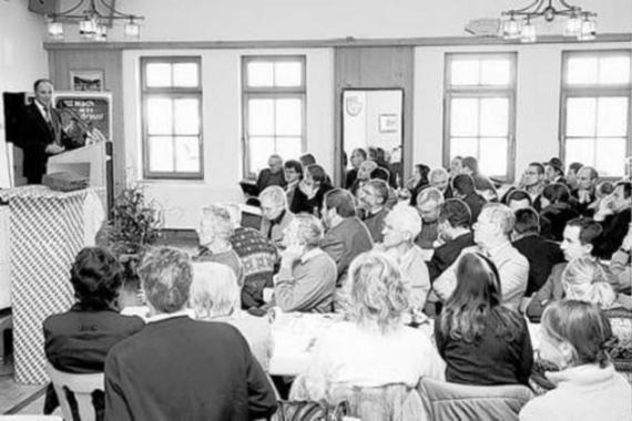 Die Auswirkungen des Klimawandels auf die Region am Chiemsee erörterten gestern auf einer Tagung im Gasthof «Kampenwand» in Bernau rund 150 Wissenschaftler, Kommunalpolitiker und Bürger. Foto Berger