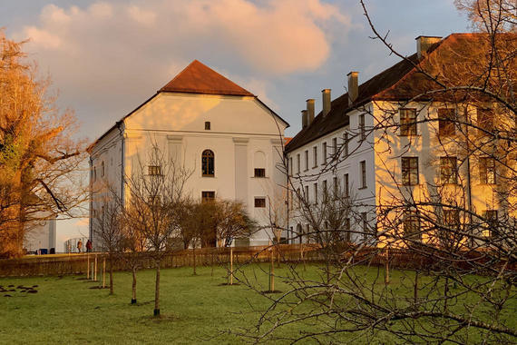 Inseldom mit Kloster  Foto: Claus Linke