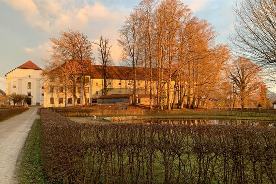 Inseldom mit Kloster  Foto: Claus Linke