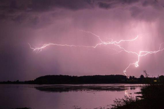 Gewitter über der Hischauer Bucht   Foto: Andreas Hartl
