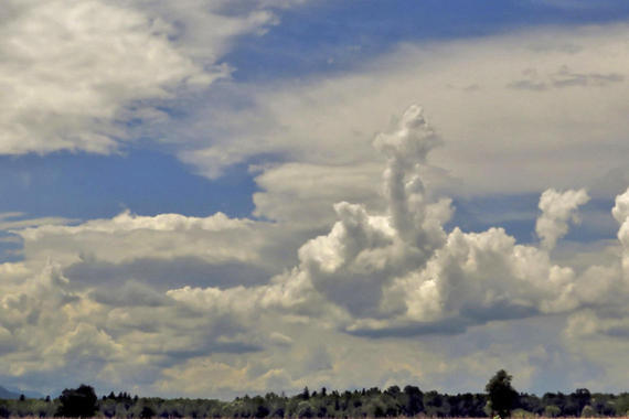 Wolkenformationen im Grabenstätter Moos   Foto: Michael Manitz