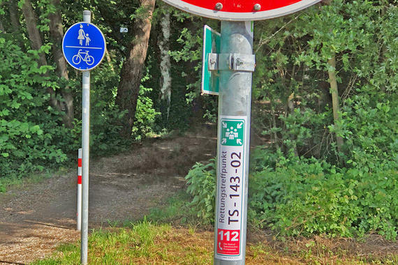 Rettungstreffpunkt TS-143-02  (Gemeinde Seebruck)  Foto: Claus Linke